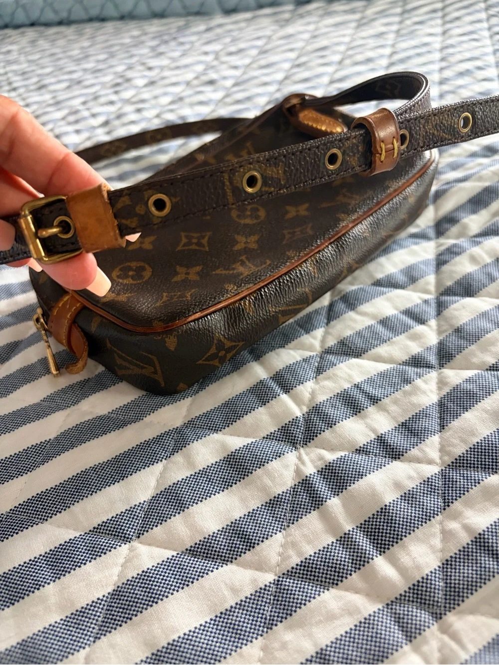 AUTHENTIC Vintage Louis Vuitton Monogram Canvas Crossbody Bag in Brown and Tan